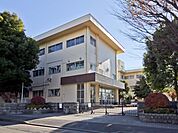 相模原市立上鶴間中学校　距離約700m