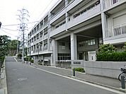 横浜市立神奈川中学校まで約850m