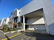横浜市緑図書館　距離約750m