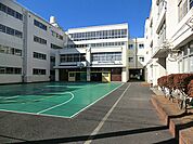 横浜市立日吉台西中学校　距離約550m