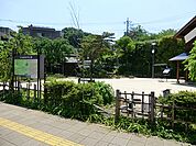 久本薬医門公園　距離約400m