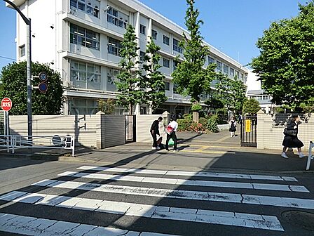 府中市立府中第六中学校まで約300m