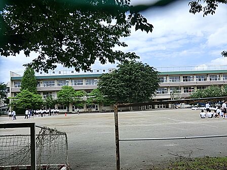 府中市立府中第四中学校まで約700m
