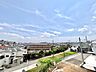 周辺：建物と周辺の街並みを望む眺望