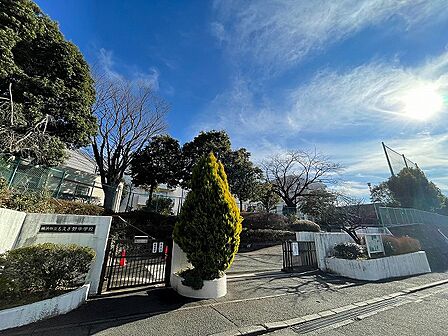 横浜市立もえぎ野中学校　距離約600m