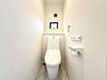 トイレ：コンパクトでシンプルなトイレ空間です