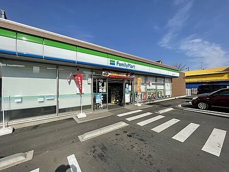 ファミリーマート 川崎高津千年店まで約650m