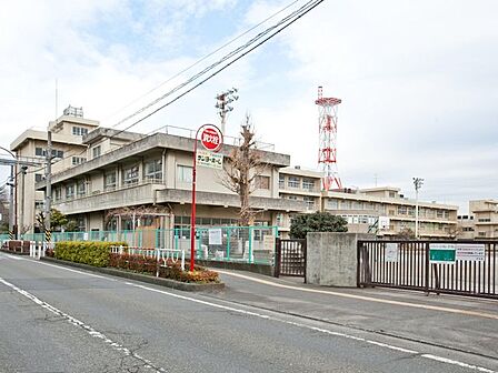 相模原市立中央小学校 距離約930m