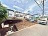 外観：住宅地の造成中の土地と重機、周辺は住宅街です