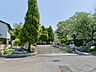 周辺：多摩市立連光寺小学校　距離約1000m