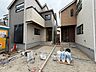 外観：駐車スペース付きの2階建て住宅の外観です