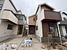 外観：新築中の2階建て住宅の外観前面にスペースあり