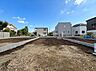 その他：住宅街にある整地済みの売地の様子です