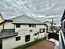 その他：住宅外観と周辺の建物を望む眺め