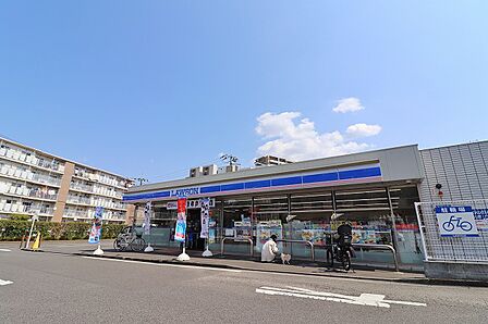 ローソン 上鶴間本町五丁目店 距離約140m