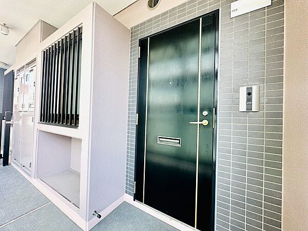 玄関を拡大表示