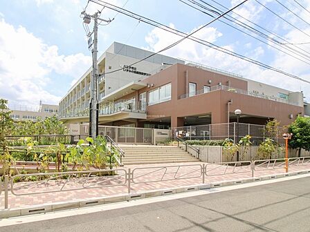八王子市立いずみの森義務教育学校小学校 距離約400m