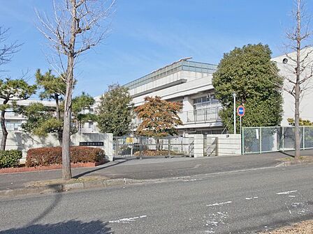 横浜市立荏子田小学校　距離約300m