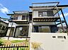 外観：落ち着いた外観の2階建て住宅