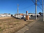隣地コンビニ