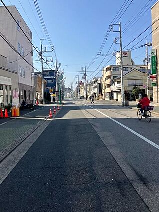 マンション前面...