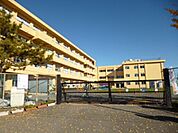 海老名市立社家小学校まで900m