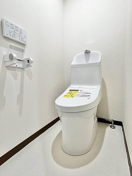 白基調の清潔感ある空間。生活に欠かせない設備です。