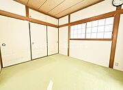 ◆ダイニングキッチン隣の和室和室はご家族のリラックス空間！食後のひとときなどに手足を伸ばして心からくつろげます。お子様のお昼寝スペースにもぴったりのお部屋です。