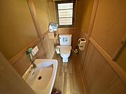 温水洗浄便座付きのトイレです！