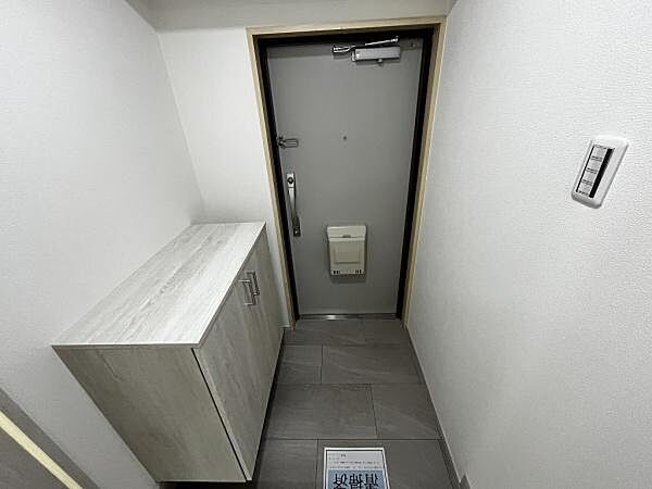 玄関を拡大表示