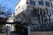 京都市立双ケ丘中学校まで2000m