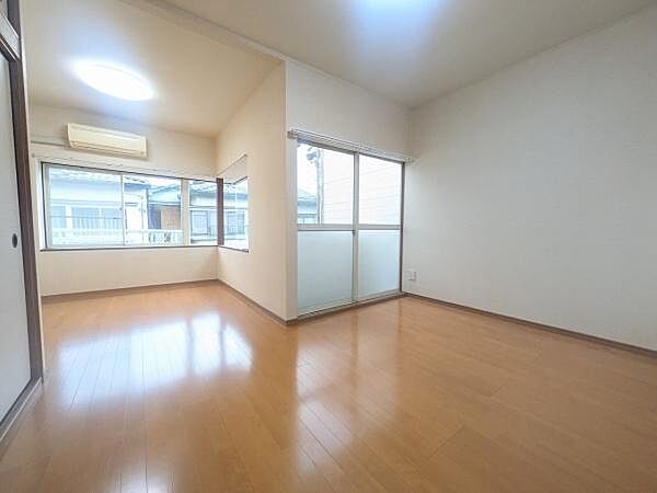 洋室を拡大表示