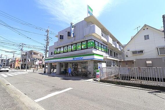 ファミリーマー...
