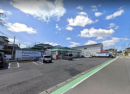 ファミリーマート綾瀬上土棚店まで223m