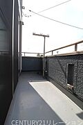 明るく日当たりの良いバルコニーです。