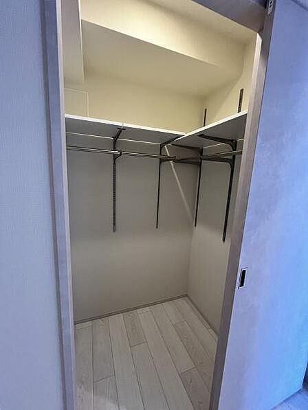 ウォークインクローゼットの様子