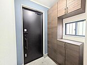 こちらの画像は、AIを用いて家具等を消しております。