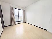 こちらの画像は、AIを用いて家具等を消しております。