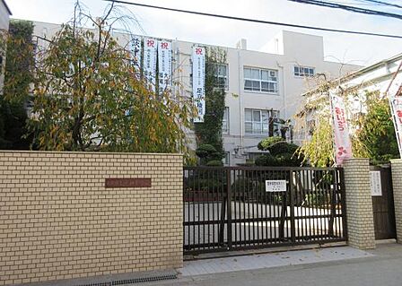 大阪市立茨田中学校まで143m