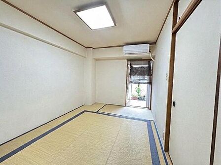 こちらの画像は、AIを用いて家具等を消しております。