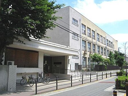 大阪市立高殿小学校まで508m