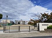 橿原市立八木中学校まで1200m