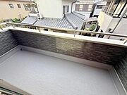 広々バルコニー！お布団やシーツなども干しやすそうです。