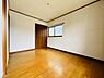 子供部屋：子供部屋・6帖。学習机を置いて、勉強に集中できそうなお部屋。