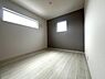 子供部屋：子供部屋・約5.2帖学習机を置いて、勉強に集中できそうなお部屋。