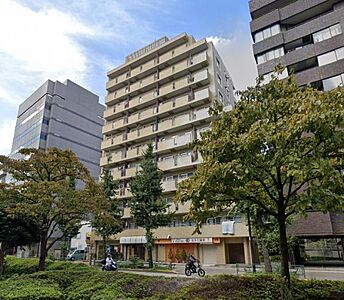 外観：人気の神楽坂エリア徒歩圏内♪江戸川橋駅徒歩3分！新規リノベーション完了で設備充実！安心の新耐震基準マンション！9階・南東向き・角住戸で日照・通風・眺望良好♪管理体制◎