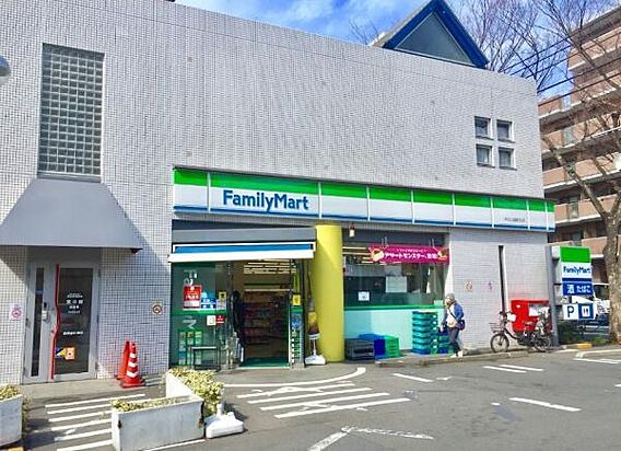 ファミリーマー...