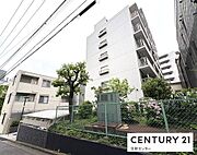2021年大規模修繕工事実施済で綺麗な外観！高級住宅街・代々木の街並みに佇む上品な佇まいです。