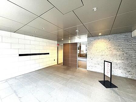 広々とした綺麗なエントランス。管理体制◎