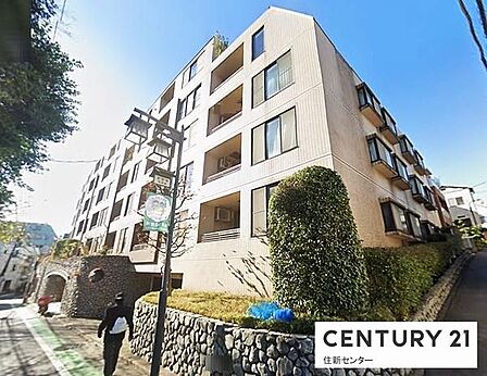 外壁タイル貼り・石造りの高台上に佇む、重厚感あるマンション!新規リノベーションで充実の設備!